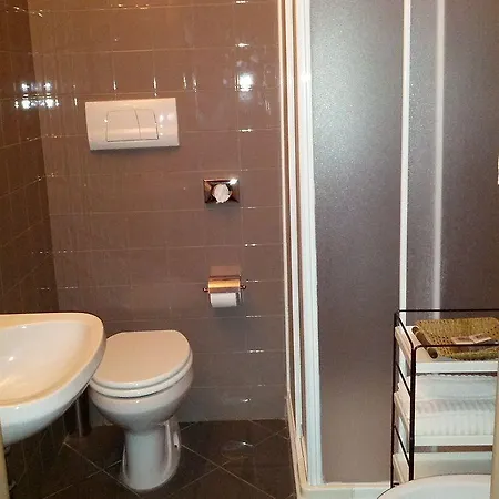 Residenza Gra 21 アパートホテル 4*